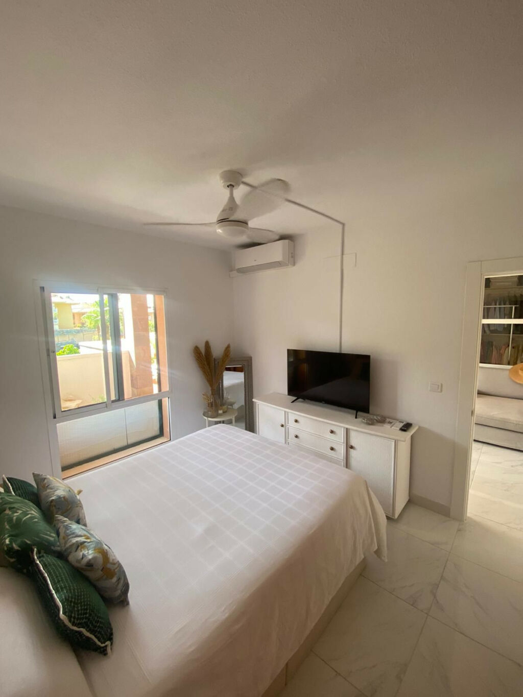 Middle Floor Apartment Higueron Málaga - image 8