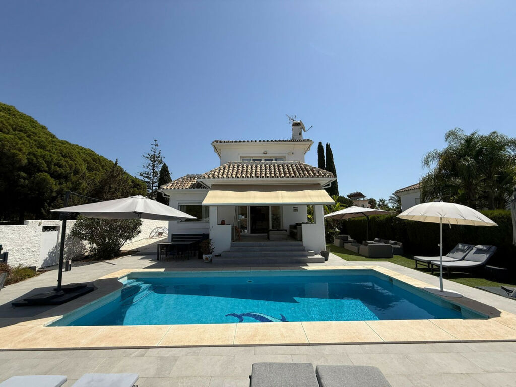 Detached Villa Marbesa Málaga - image 8
