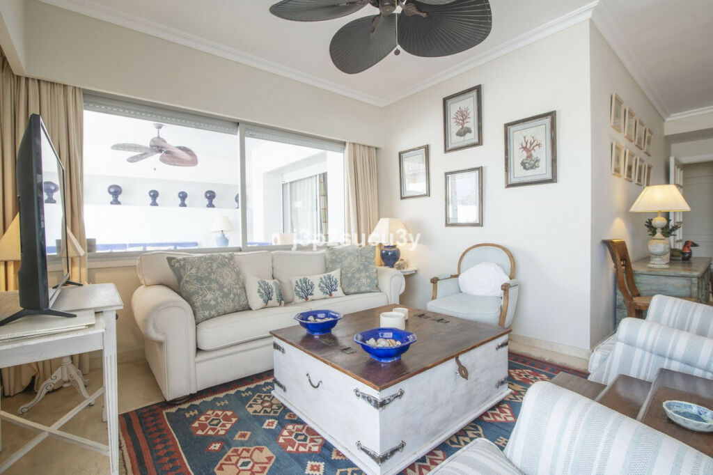 Middle Floor Apartment Guadalmina Baja Málaga - image 8