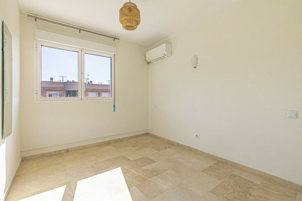Top Floor Apartment Marbella Málaga - image 7
