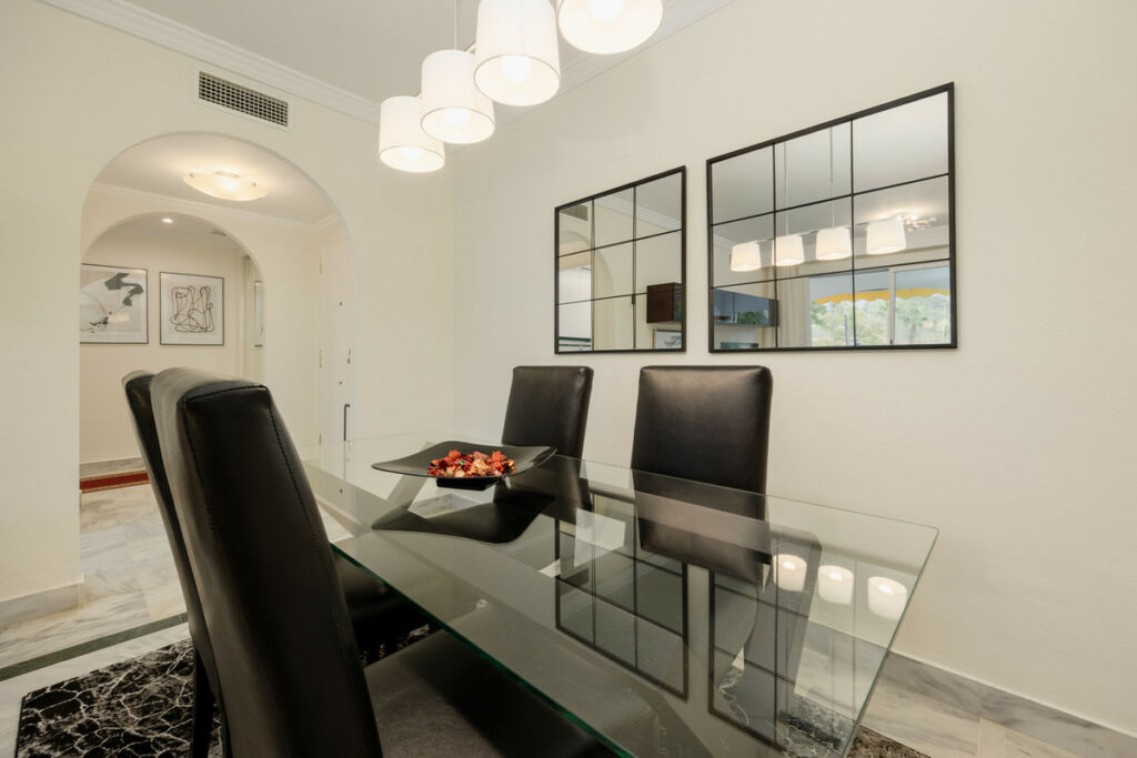Middle Floor Apartment Nueva Andalucía Málaga - image 7