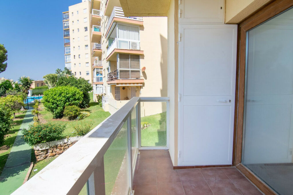 Ground Floor Apartment Estepona Málaga - image 8