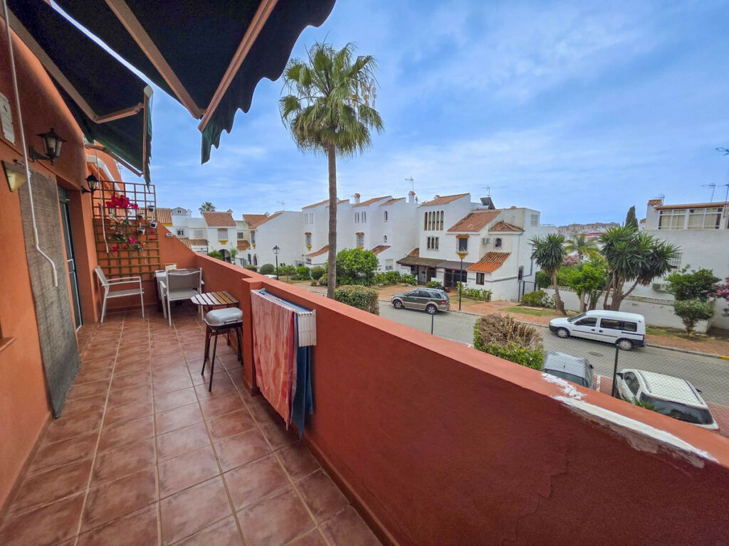 Middle Floor Apartment Casares Playa Málaga - image 8