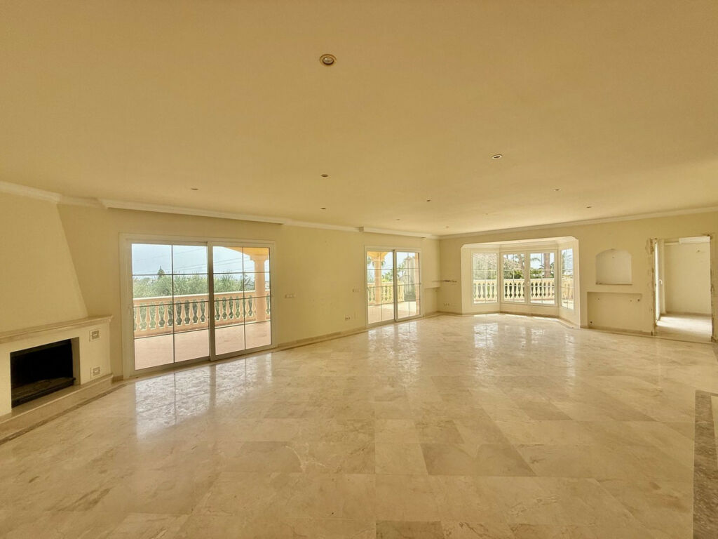 Detached Villa Hacienda Las Chapas Málaga - image 11