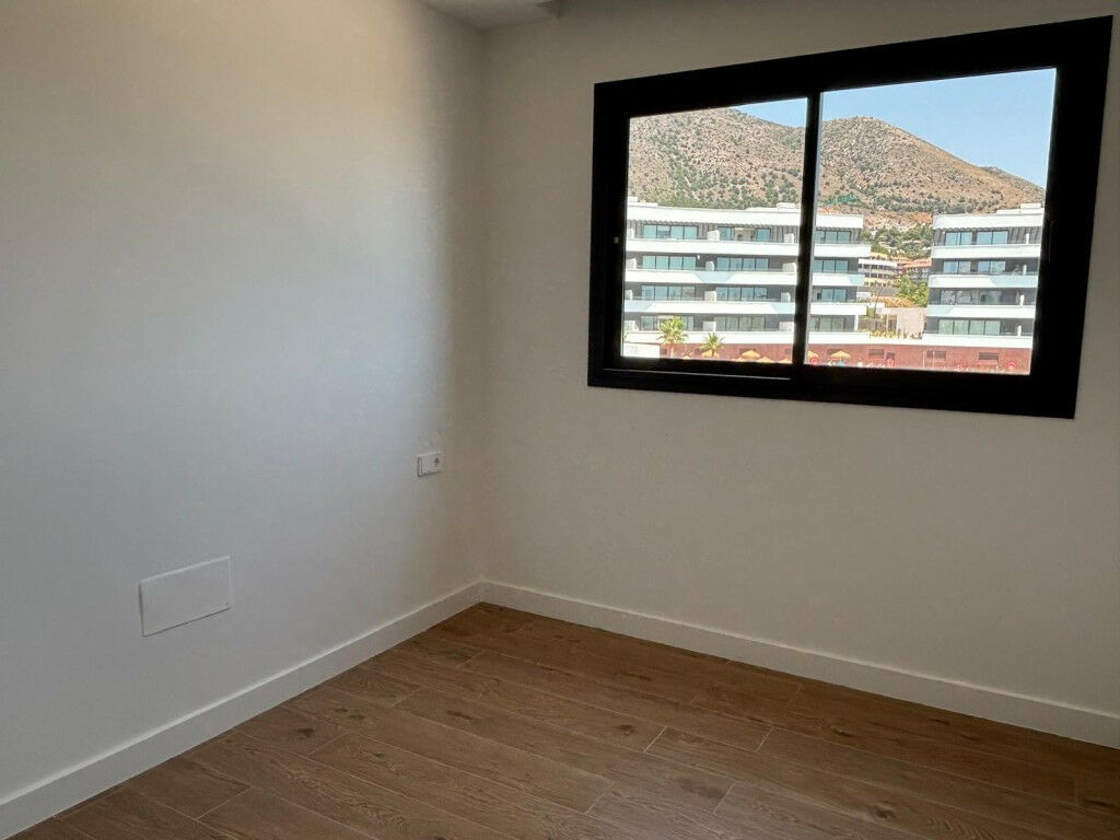 Middle Floor Apartment Fuengirola Málaga - image 8