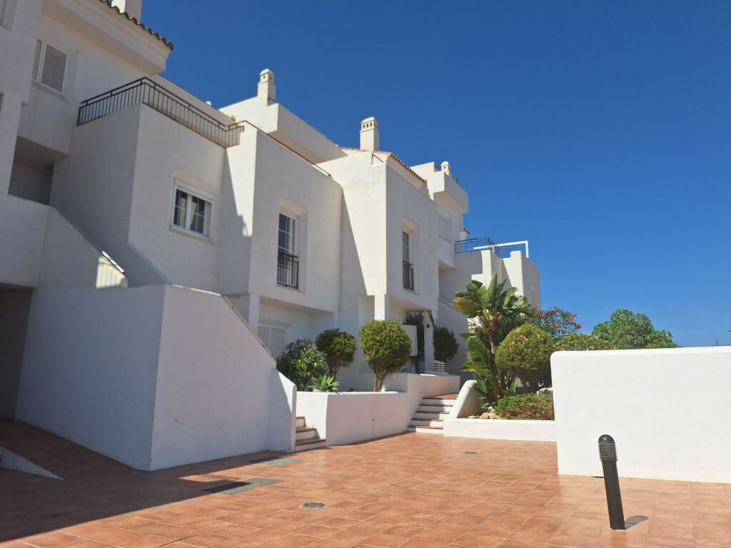 Ground Floor Apartment La Duquesa Málaga - image 8