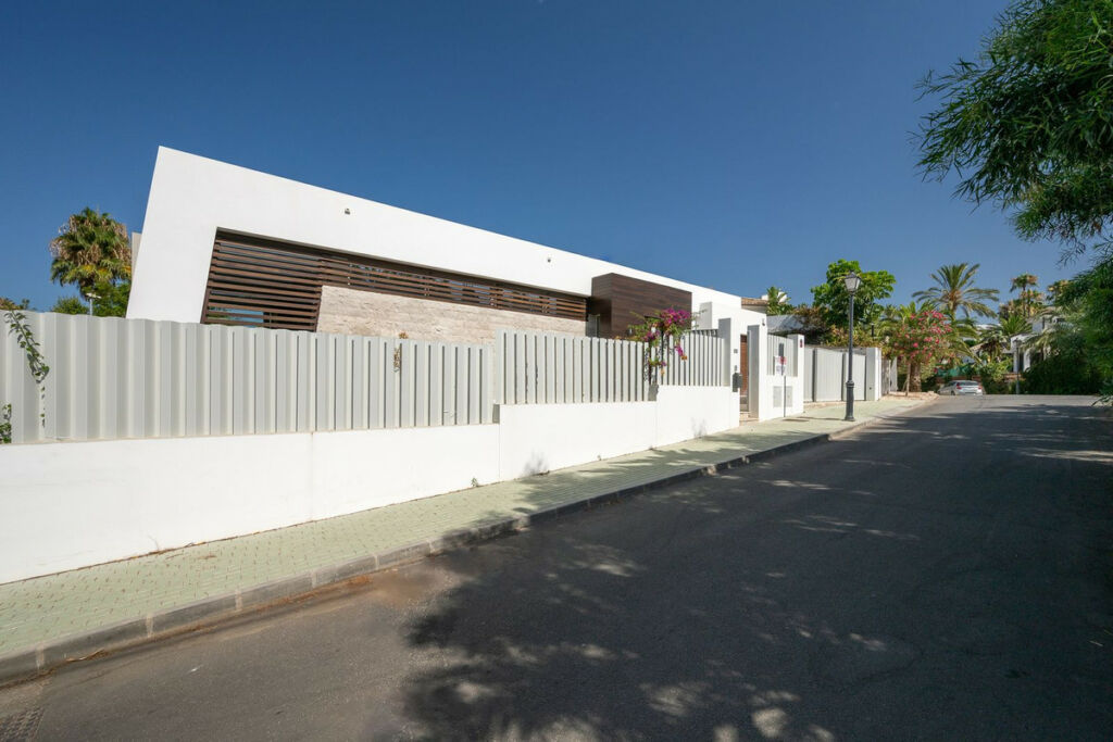 Detached Villa Marbesa Málaga - image 8