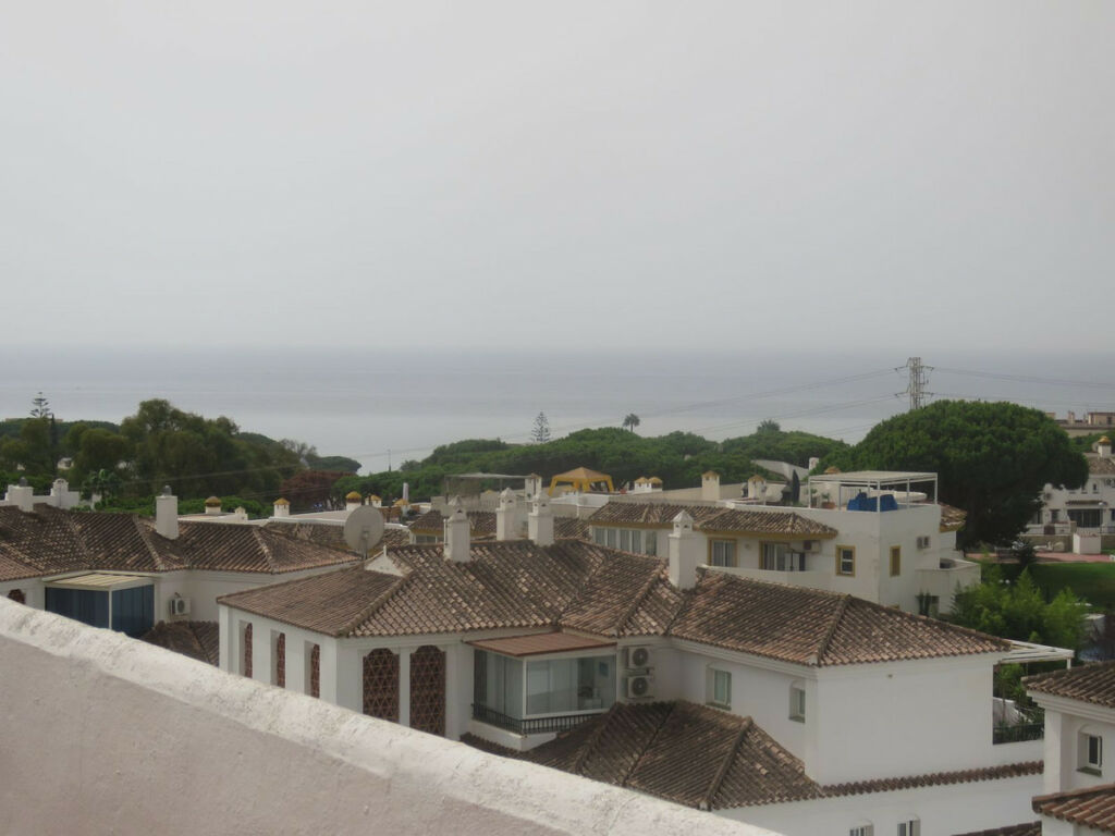 Penthouse Calahonda Málaga - image 8