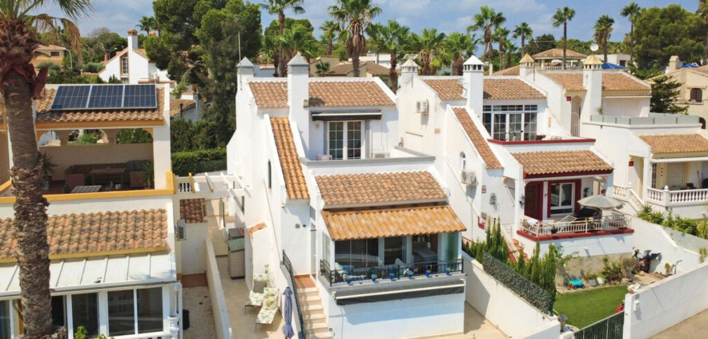 Detached Villa Villamartin Alicante - image 8