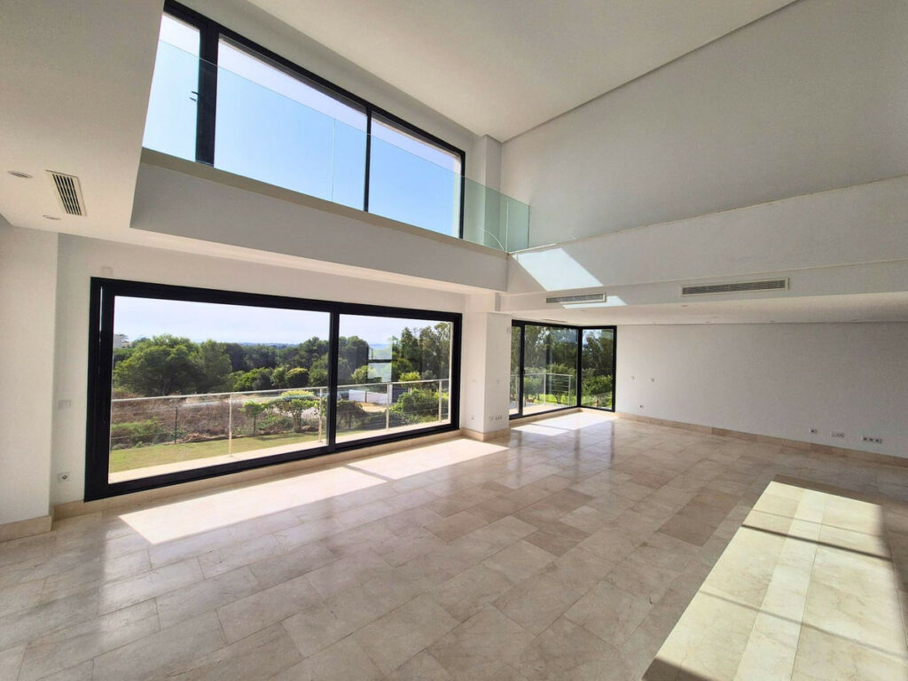 Detached Villa Sotogrande Alto Cádiz - image 8