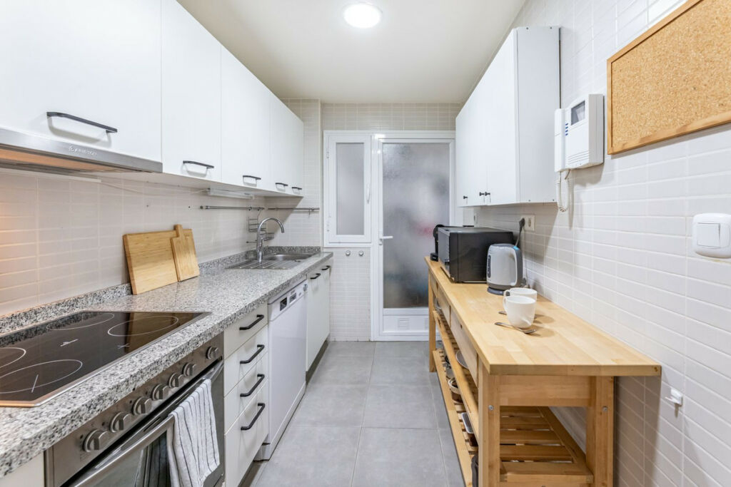 Middle Floor Apartment Manilva Málaga - image 8