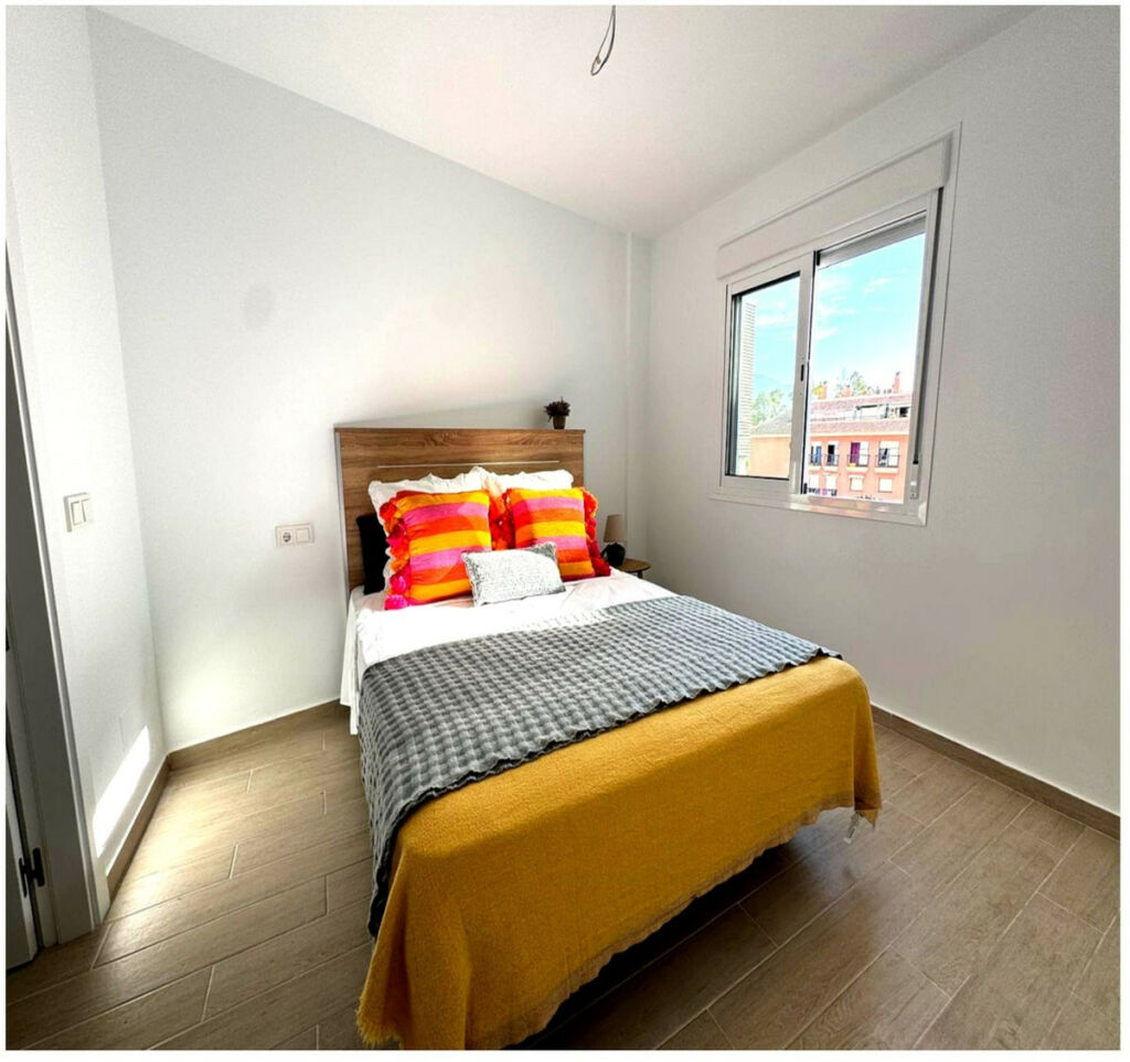 Middle Floor Apartment Fuengirola Málaga - image 8