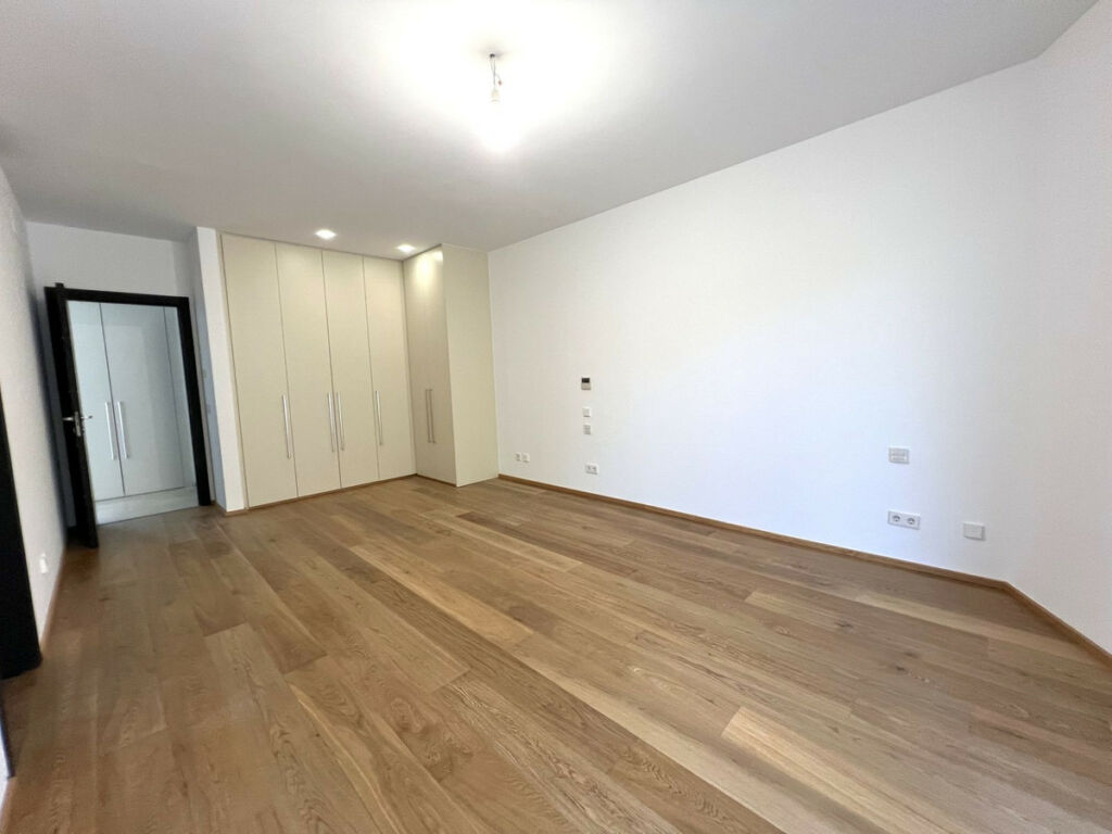 Townhouse Sierra Blanca Málaga - image 8