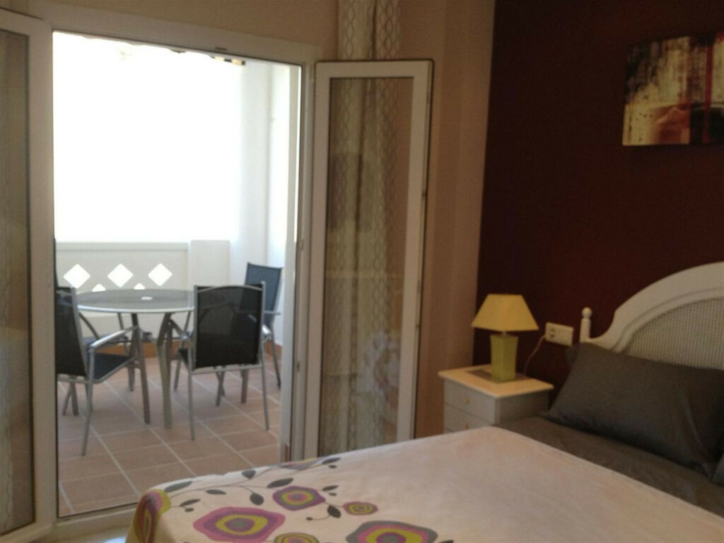 Middle Floor Apartment Puerto Banús Málaga - image 8