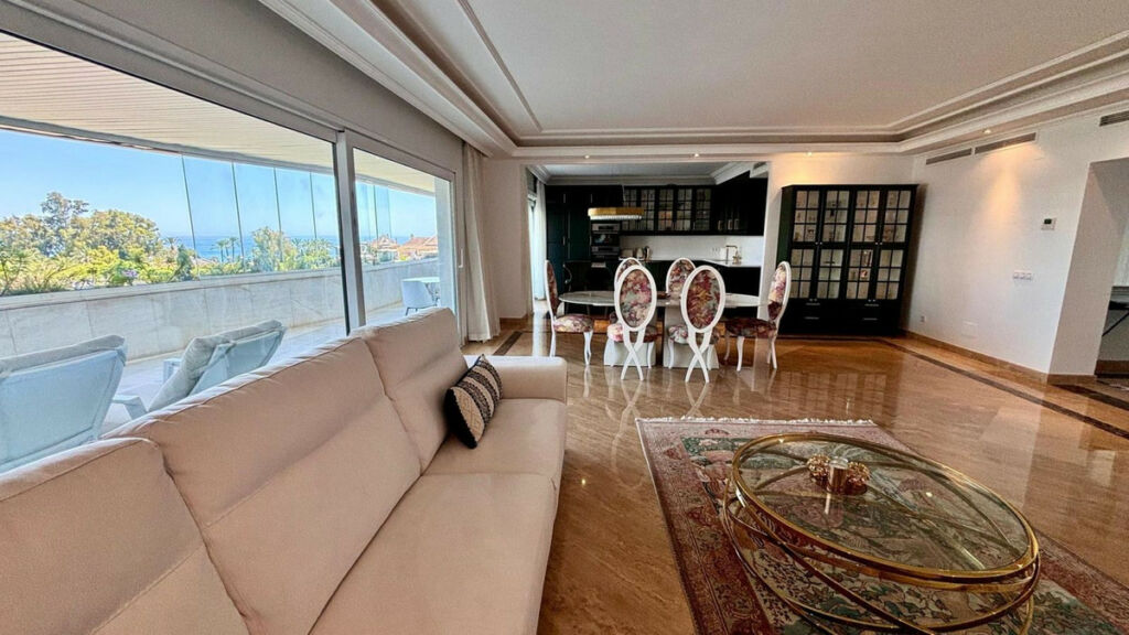Middle Floor Apartment Marbella Málaga - image 8