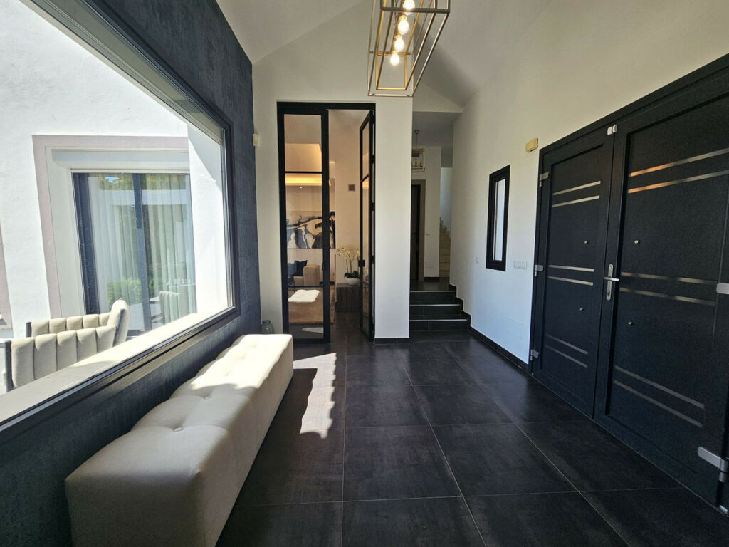 Detached Villa Benahavís Málaga - image 10