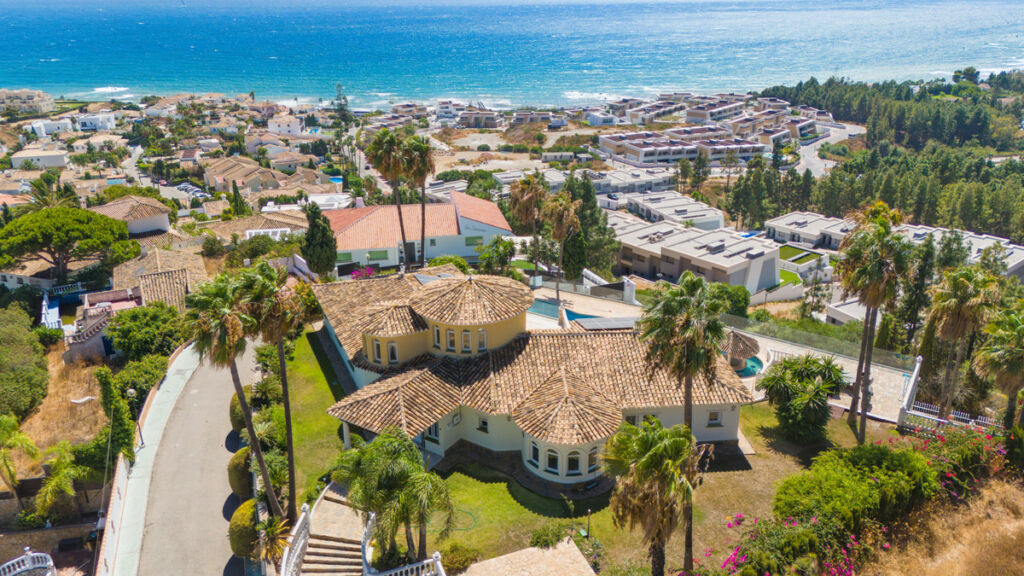 Detached Villa El Chaparral Málaga - image 8