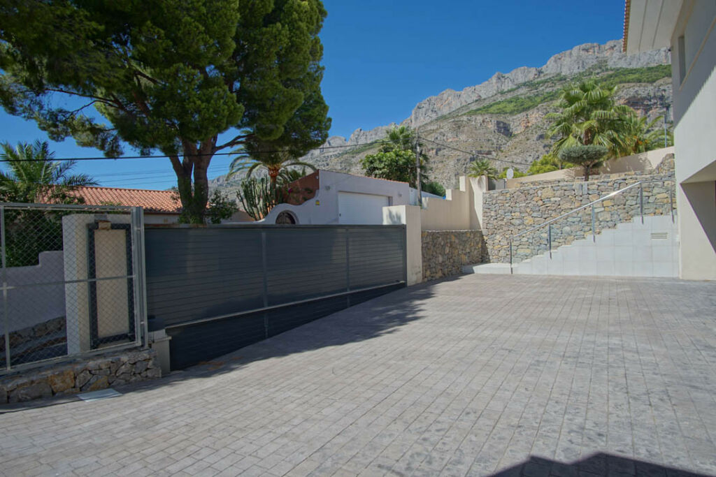 Detached Villa Altea Alicante - image 8