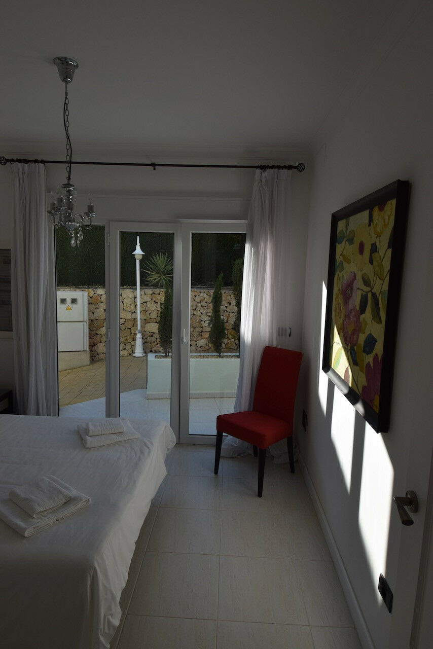 Ground Floor Apartment La Fustera Alicante - image 8