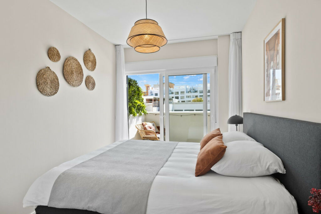 Middle Floor Apartment Estepona Málaga - image 8