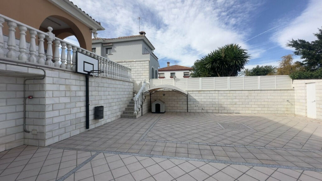 Detached Villa Alhaurín de la Torre Málaga - image 37