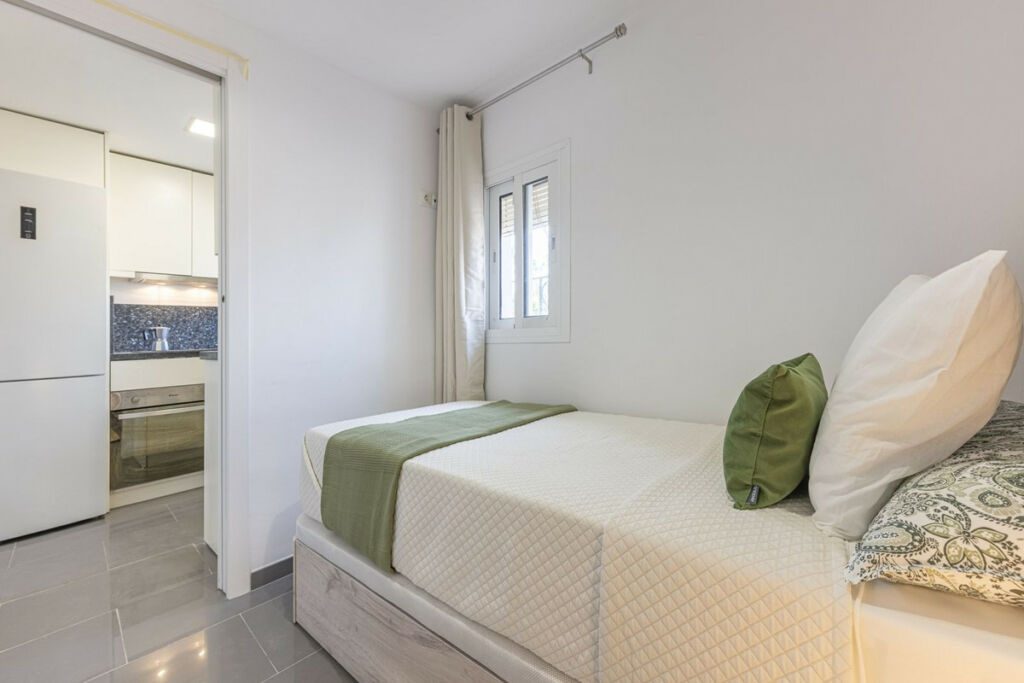 Top Floor Apartment Estepona Málaga - image 8