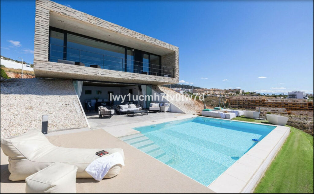 Detached Villa Benalmadena Málaga - image 8