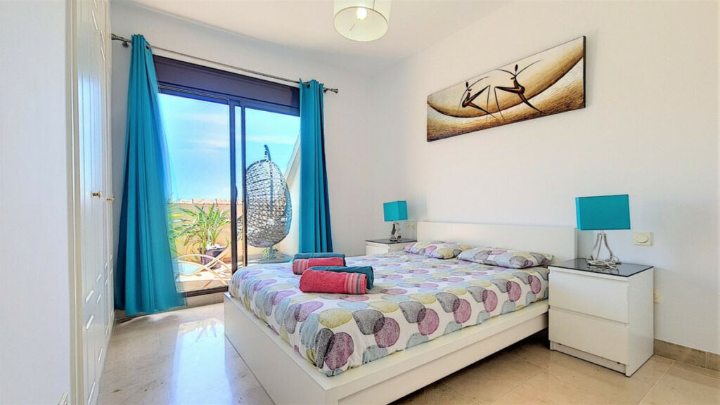 Penthouse Manilva Málaga - image 8