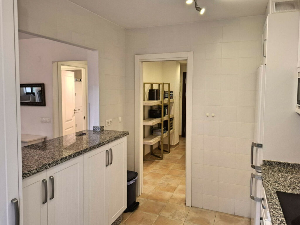 Middle Floor Apartment Fuengirola Málaga - image 9