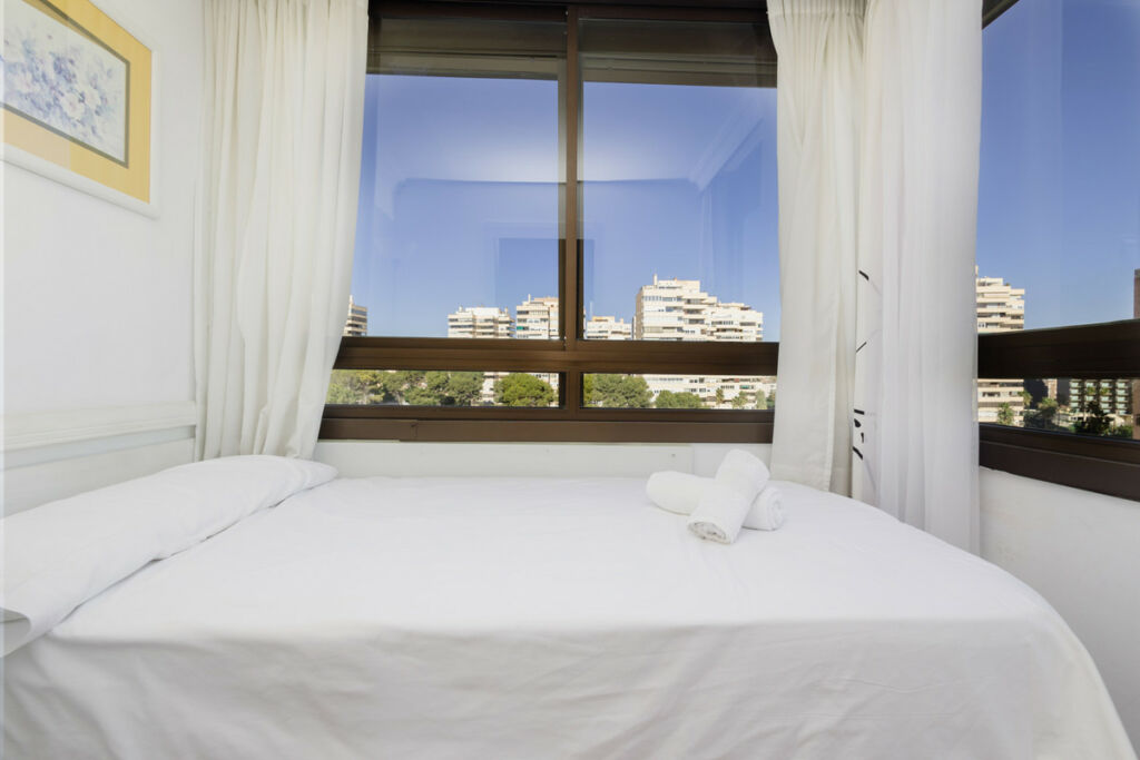 Middle Floor Apartment Playamar Málaga - image 8