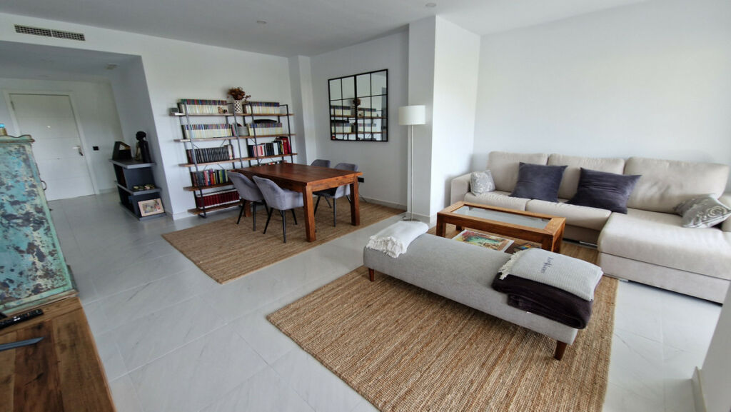 Middle Floor Apartment Estepona Málaga - image 8