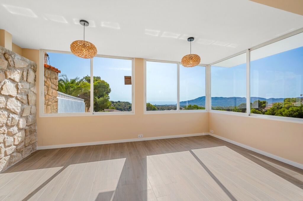 Detached Villa La Nucia Alicante - image 8
