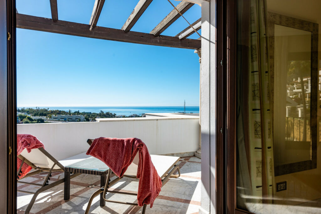 Middle Floor Apartment The Golden Mile Málaga - image 8