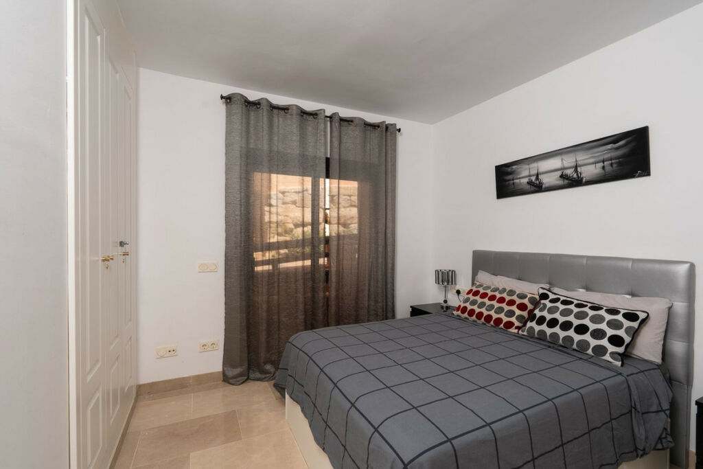Middle Floor Apartment La Duquesa Málaga - image 8