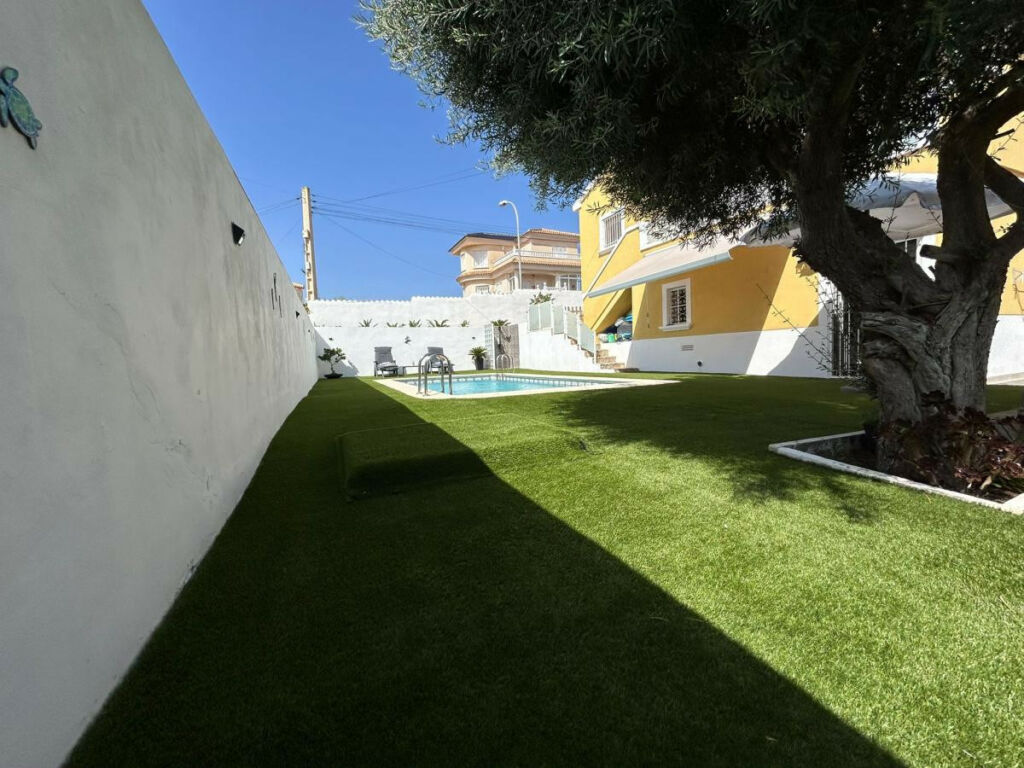 Detached Villa San Miguel de Salinas Alicante - image 8