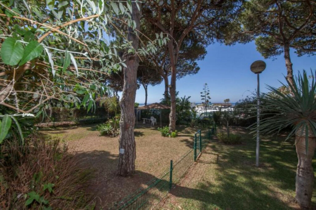Semi-Detached House Puerto de Cabopino Málaga - image 8