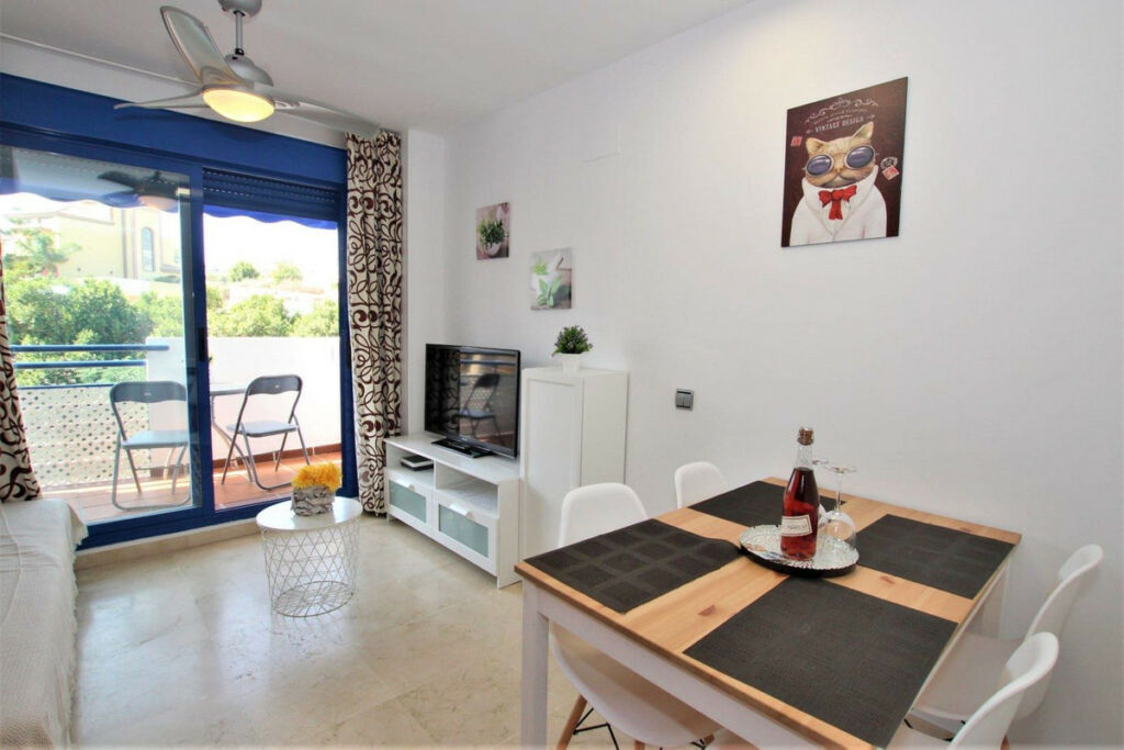 Middle Floor Apartment Torrequebrada Málaga - image 9