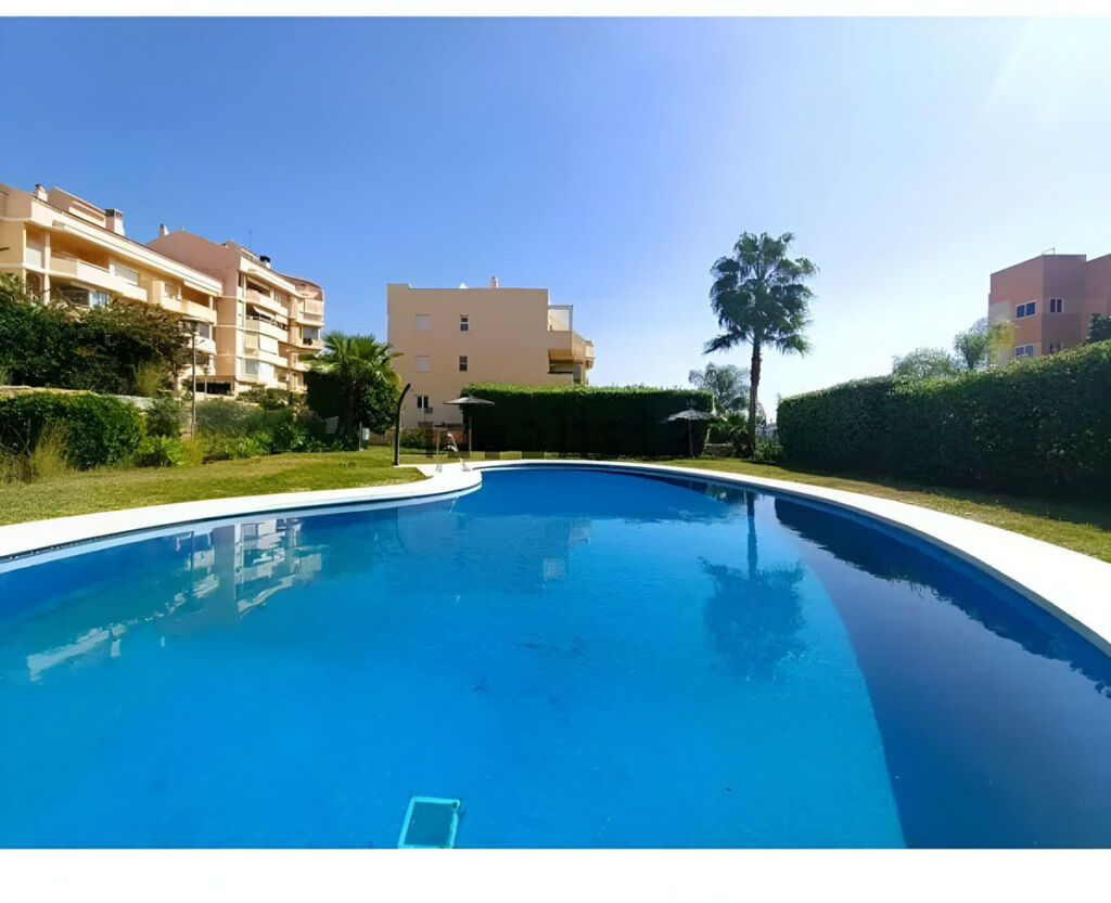 Penthouse Duplex Selwo Málaga - image 3