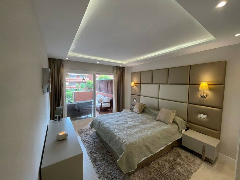 Ground Floor Apartment Puerto Banús Málaga - image 9