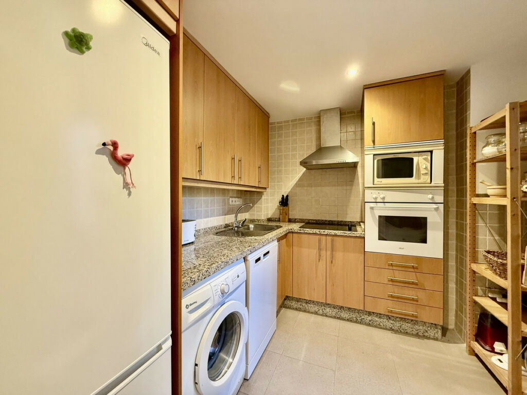 Ground Floor Apartment The Golden Mile Málaga - image 9