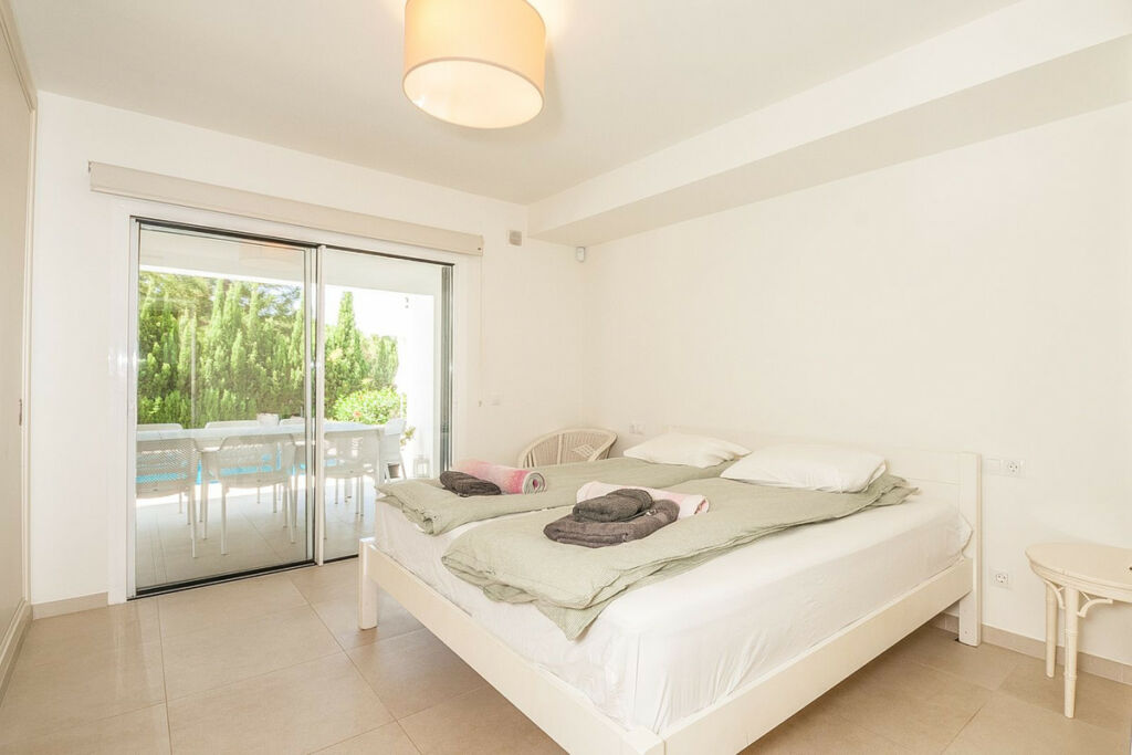 Detached Villa Elviria Málaga - image 9