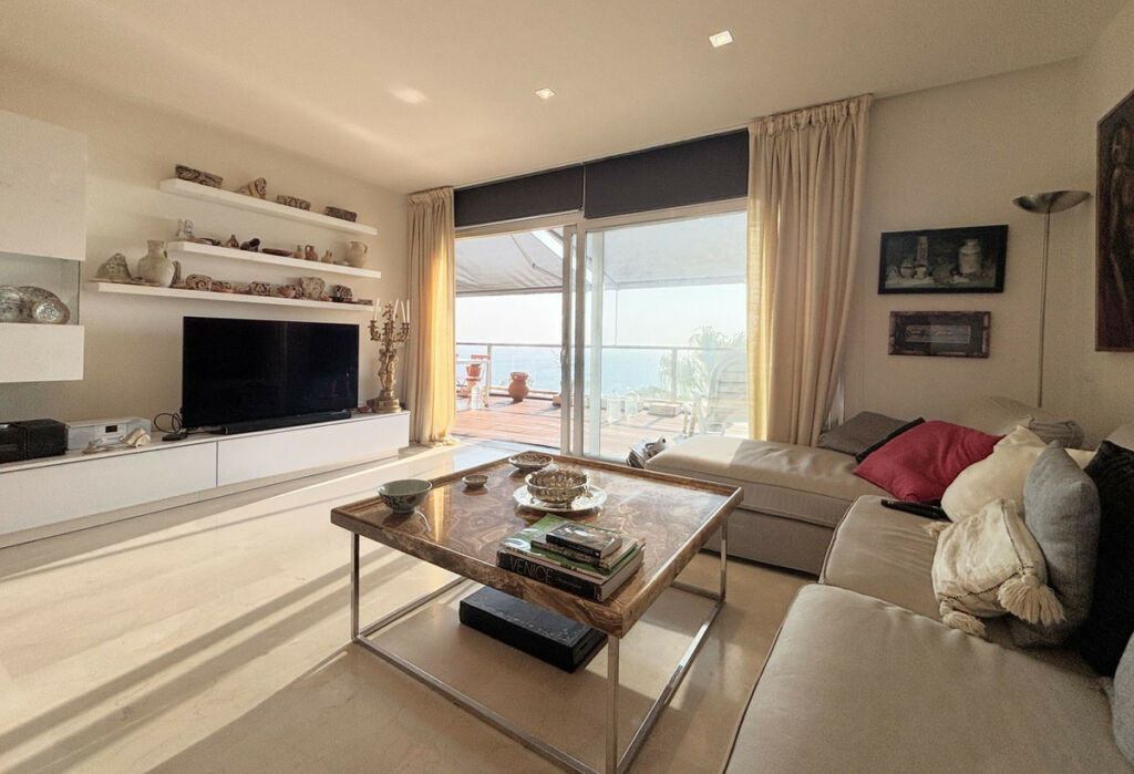 Penthouse La Duquesa Málaga - image 9