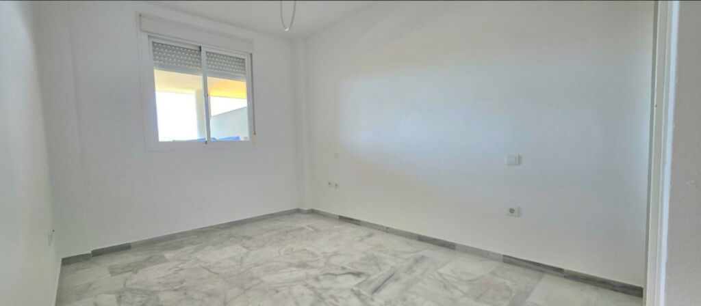 Middle Floor Apartment Casares Málaga - image 9