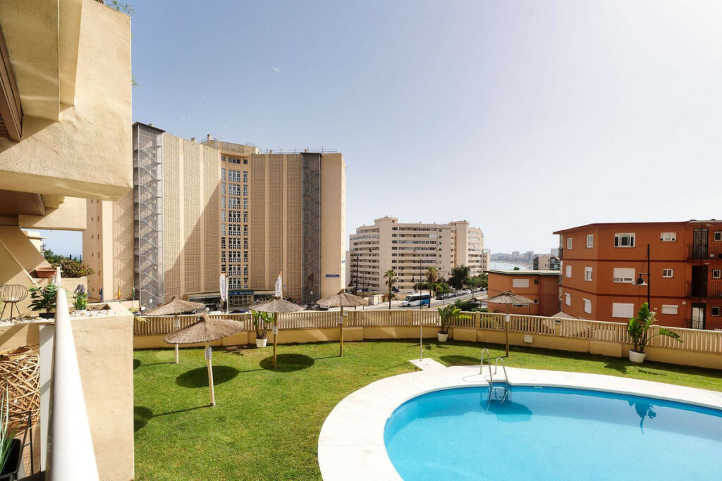 Middle Floor Apartment Torreblanca Málaga - image 9