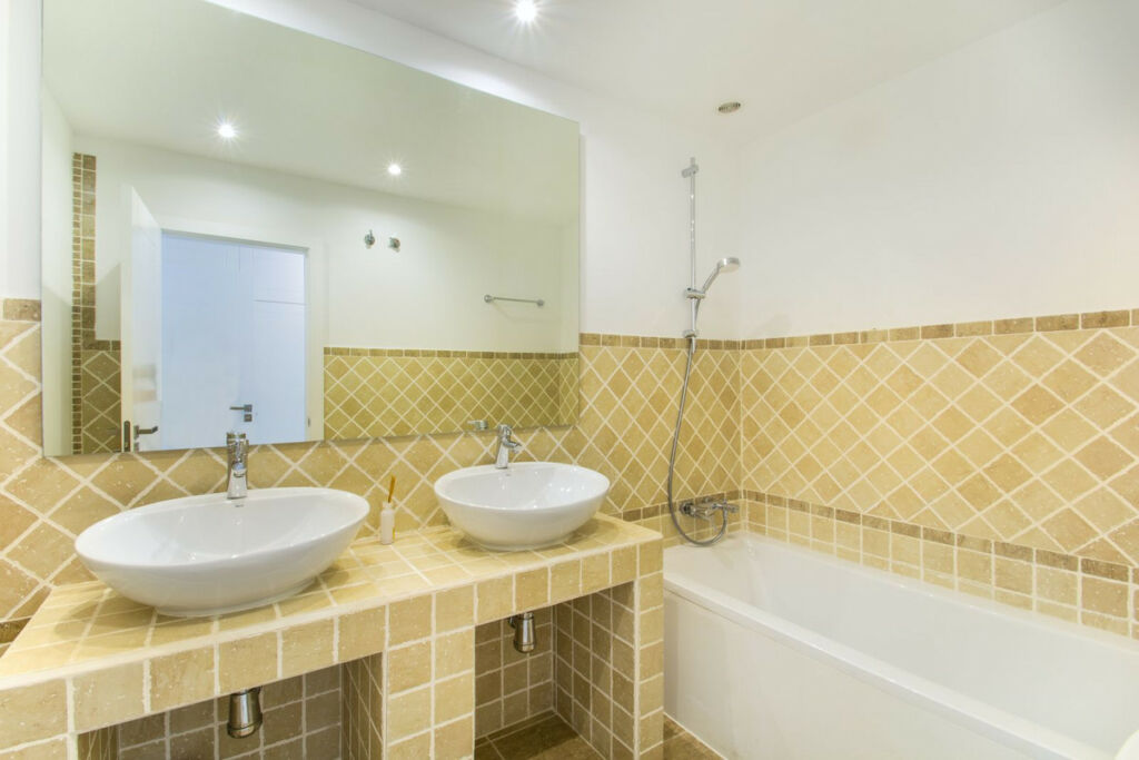 Ground Floor Apartment Selwo Málaga - image 9