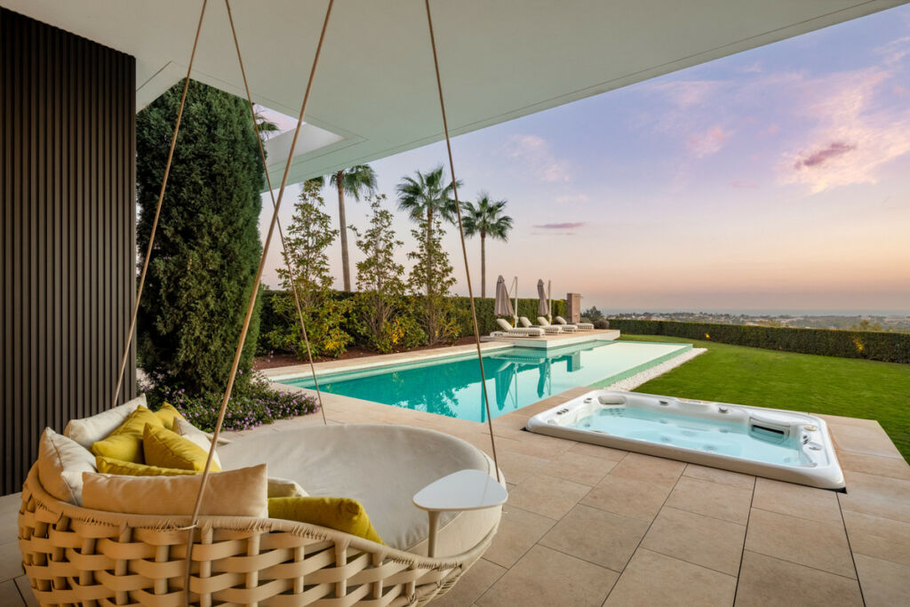 Detached Villa La Quinta Málaga - image 9
