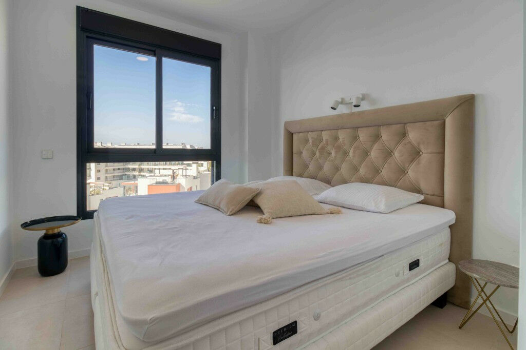 Middle Floor Apartment Fuengirola Málaga - image 9