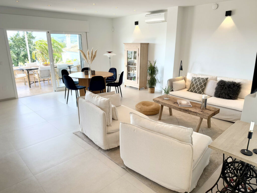 Detached Villa Nueva Andalucía Málaga - image 9