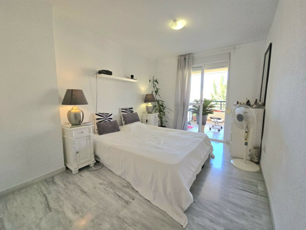 Middle Floor Apartment Benalmadena Costa Málaga - image 9