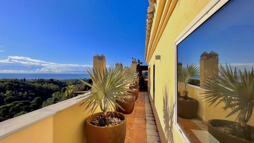 Penthouse Duplex Sierra Blanca Málaga - image 9